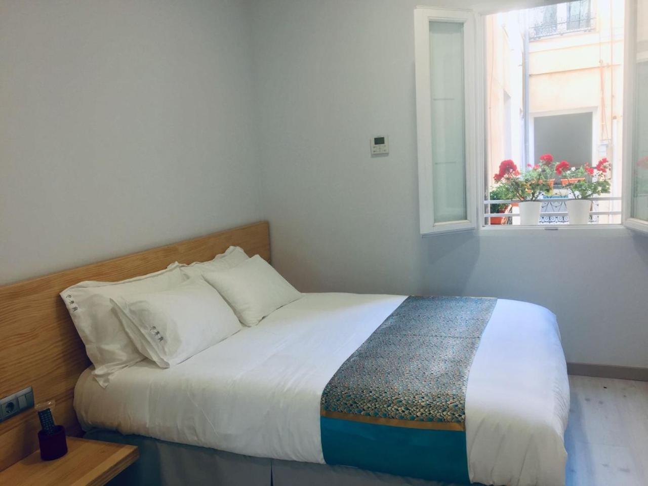 Hostal Palacio Luna Madrid Extérieur photo