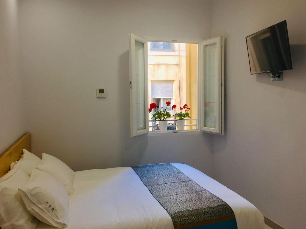 Hostal Palacio Luna Madrid Extérieur photo