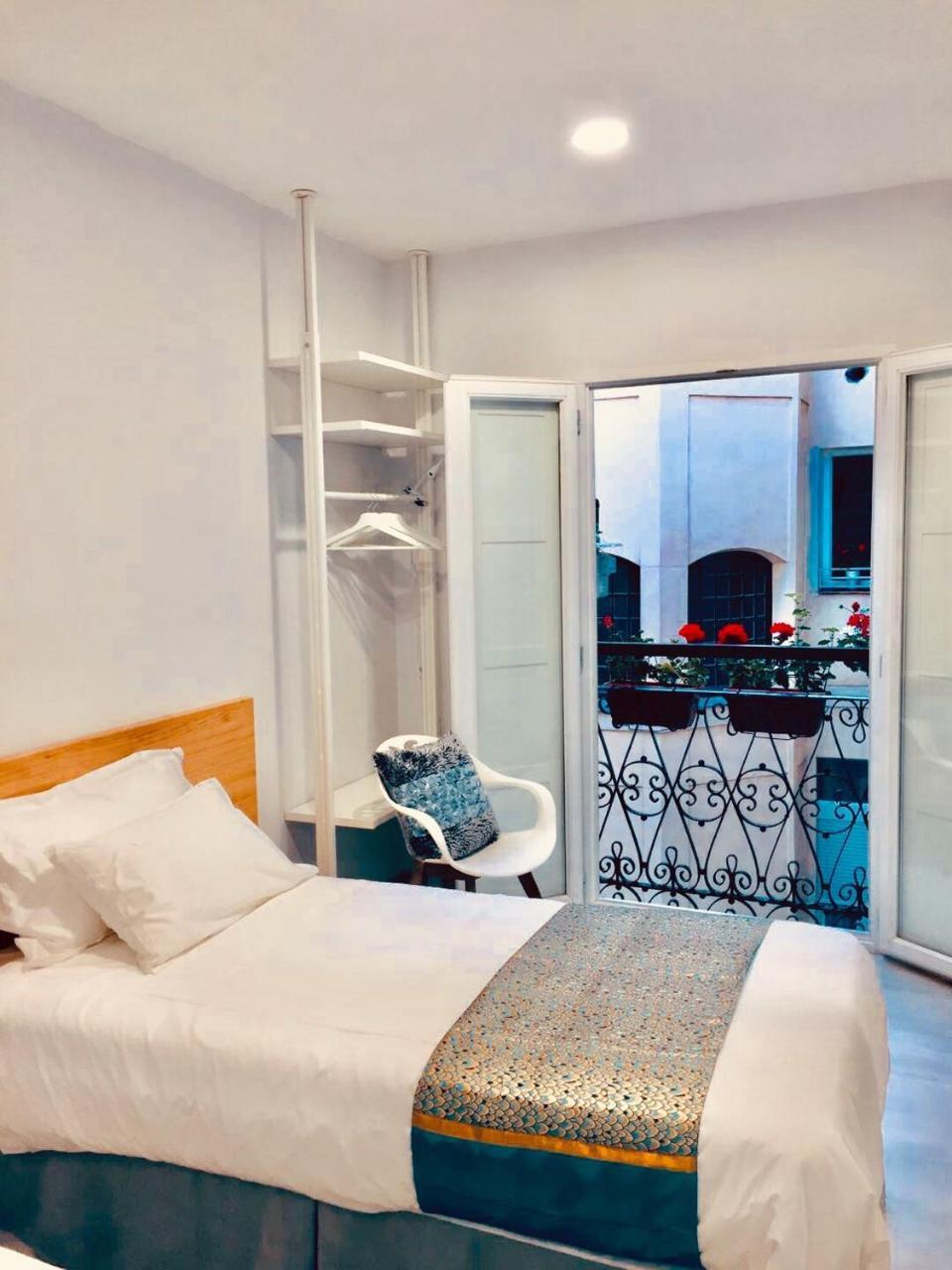 Hostal Palacio Luna Madrid Extérieur photo